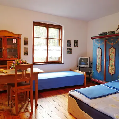 Dom Pod Ptasznica Farm stay *