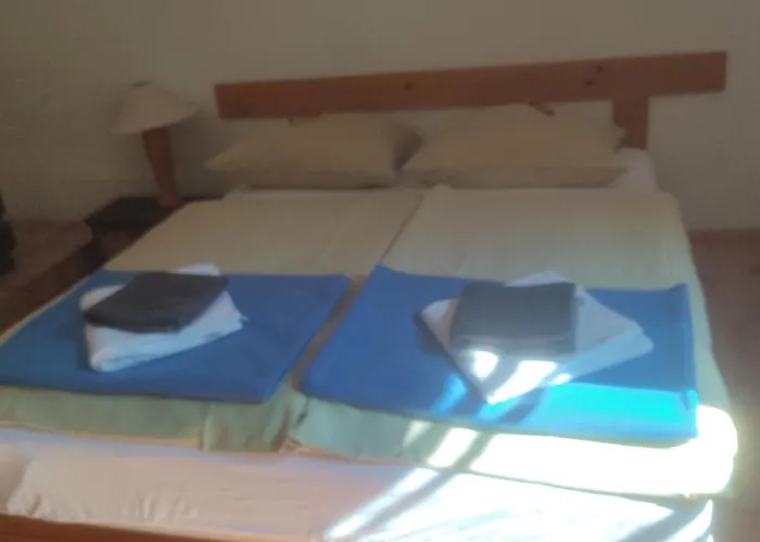 Dom Pod Ptasznica مزرعة للإقامة *