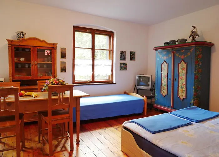 Dom Pod Ptasznica مزرعة للإقامة *