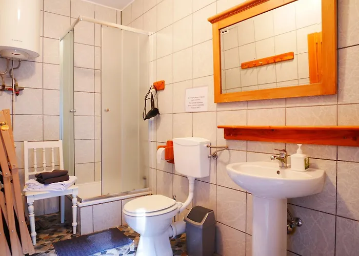 Dom Pod Ptasznica مزرعة للإقامة *